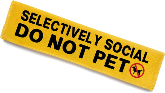 Selectively Social Dog Leash Sleeve - Funny Yellow Alert Hanging ID Patch Tag, Do Not Pet Leash Sleeve Service Dog Accessory, Pet Birthday Gift for Dog Owners