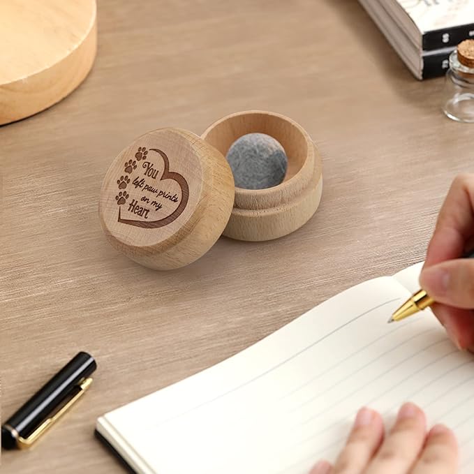 Dog Memorial Box for Loss Pet Wooden Keepsake Box with Pet Paw Engraving Ashes Or Hair Case Urn Memorial Gift(Brown)