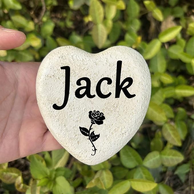 Personalized Pet Memorial Garden Stone for Cat Or Dog ，Small Heart Shaped Pet Grave Marker，Customizable Pet's Name and Paw Print.