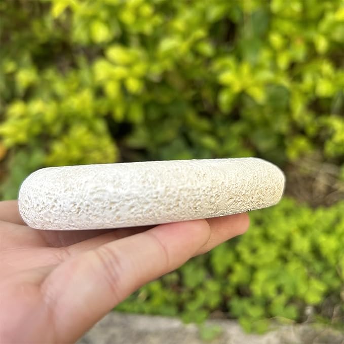 Personalized Pet Memorial Garden Stone for Cat Or Dog ，Small Heart Shaped Pet Grave Marker，Customizable Pet's Name and Paw Print.