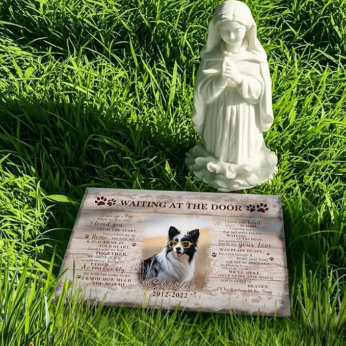 Bemaystar Personalised Dog Memorial Gifts for Loss of Dog Custom Dog Memorial Stone Plaque Pet Memorial Gifts for Dogs Cat Natural Slate Plaque Gifts with Display Stand Background Color Optional-M