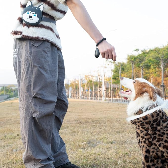 Dog Treat Pouch with Clicker Magnetic Closure, Silicone Fanny Pack for Pet Training,Adjustable Waist Belt, Leak-Proof, Ideal for Walking Training (Husky)
