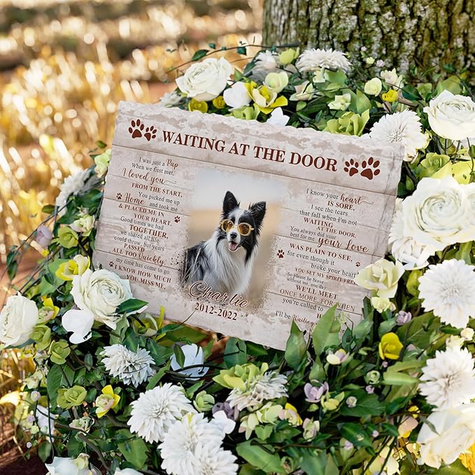 Bemaystar Personalised Dog Memorial Gifts for Loss of Dog Custom Dog Memorial Stone Plaque Pet Memorial Gifts for Dogs Cat Natural Slate Plaque Gifts with Display Stand Background Color Optional-M