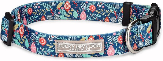 Lucky Love Dog - Adjustable Dog Collar with Easy Click Buckle for Medium Dogs, Durable, & Comfortable for Male & Female Dogs, Pet Collar for Puppies & Adult Ones - Sweet Holiday, Medium