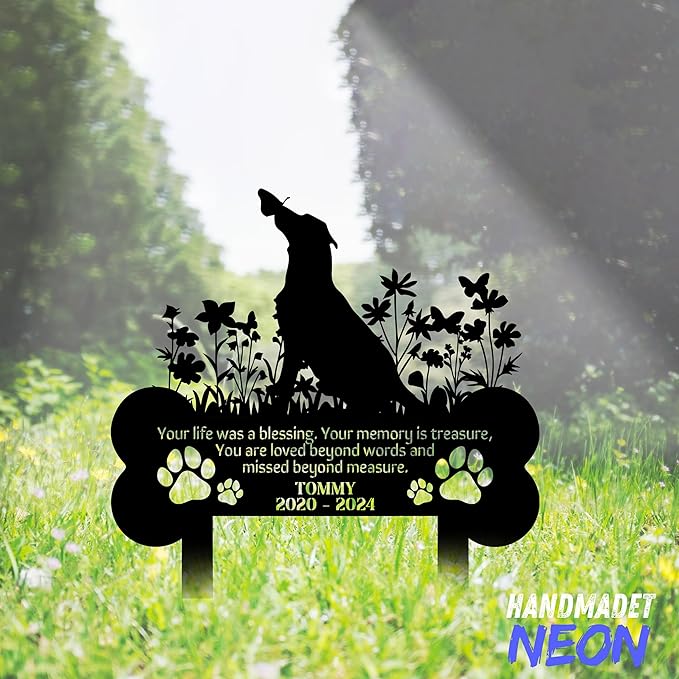 Dog Memorial Metal Stake Personalized Name Marker Stakes Sign Custom Paw Memory Year Garden Plaque Sympathy Gift Grave Decorations for Pet Cemetery for Dogs Owners Lovers